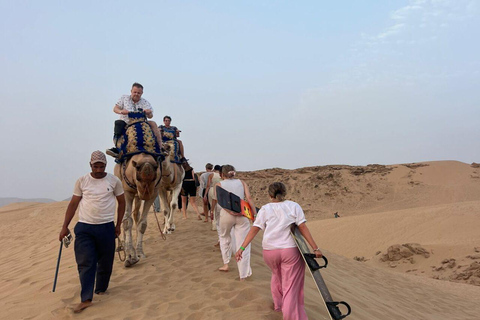 Agadir/Taghazout : Aventure en Sandboard et Dîner au Coucher du SoleilAgadir/Taghazout : aventure en sandboard et dîner au coucher du soleil