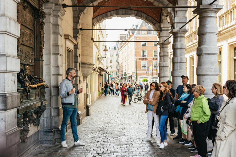 Bruxelles: Tour a piedi e degustazione dei punti salienti della cittàBruxelles: Tour a piedi della città e degustazione di prodotti alimentari