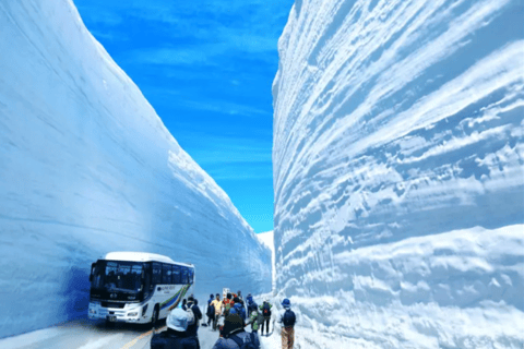 Shirakawago &Hida & Takayama SnowWall 2Days Tour from Nagoya