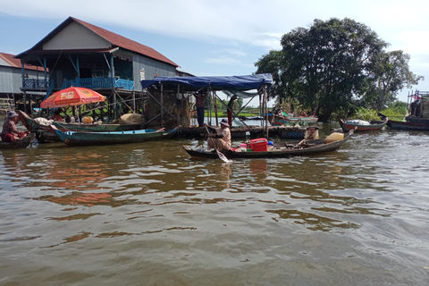 Siem Reap: Tonle Sap Lake & Floating Village Tour Tour in a Tuk Tuk
