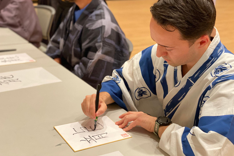 Tokyo: Samurai & Ninja Experience with a real sword Samurai Sword Mastery Experience