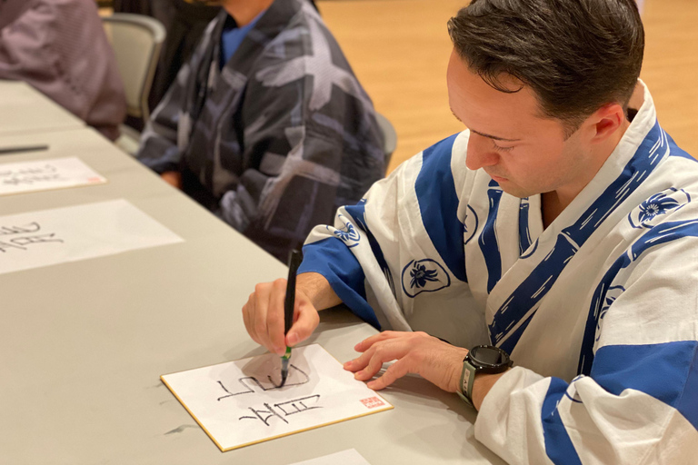 Tokyo: Samurai & Ninja Experience with a real sword Samurai Sword Mastery Experience