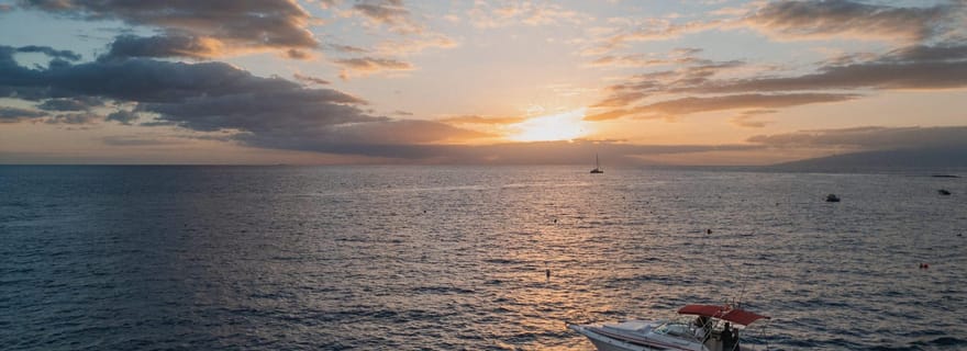 Tenerife : VIP Private Luxury 2 Hour Sunset Boat Charter
