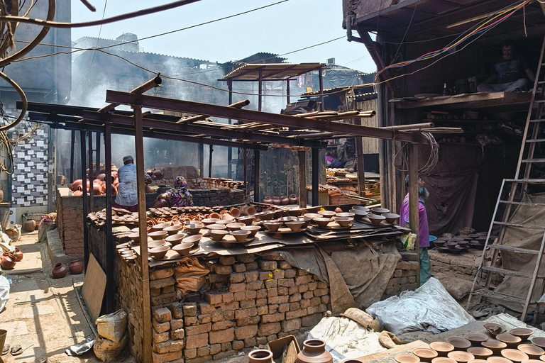 &quot;Descubre Dharavi: Caminando por el vibrante barrio marginal de Asia&quot;Privado - Visita guiada a pie por los barrios bajos con recogida y entrega