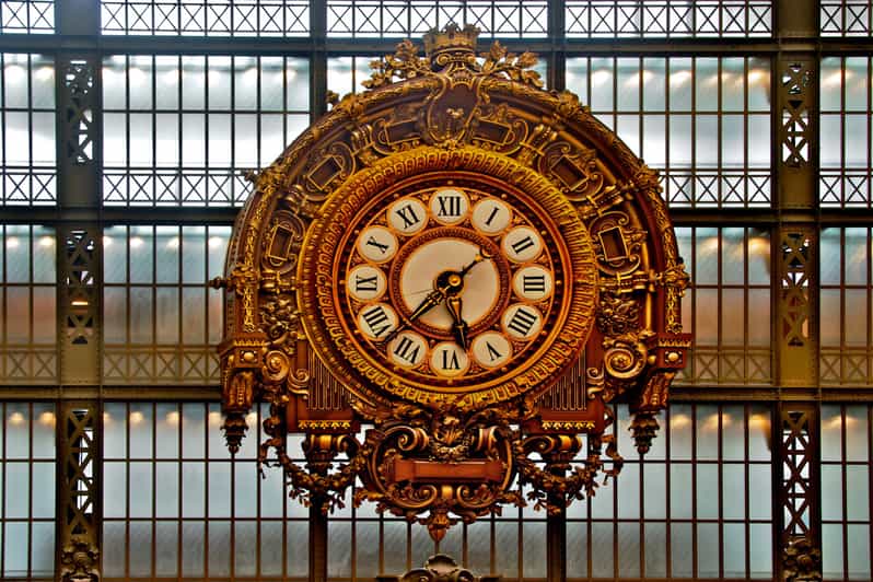 Musée d'Orsay and Old Town Tour with Private Guide & Tickets
