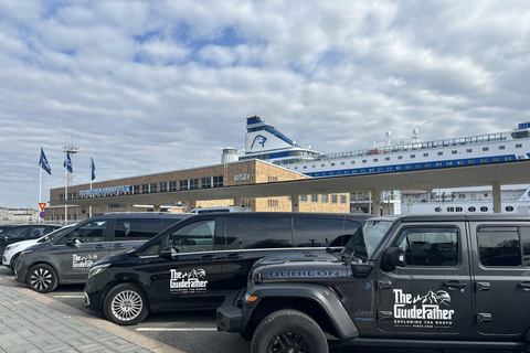 Stockholm: Grand Drottningholm and Gripsholm Castles Tour