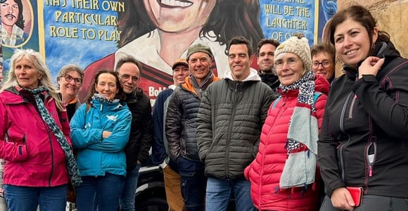 Belfast: 2-Hour Private World-Famous Political Taxi Tour