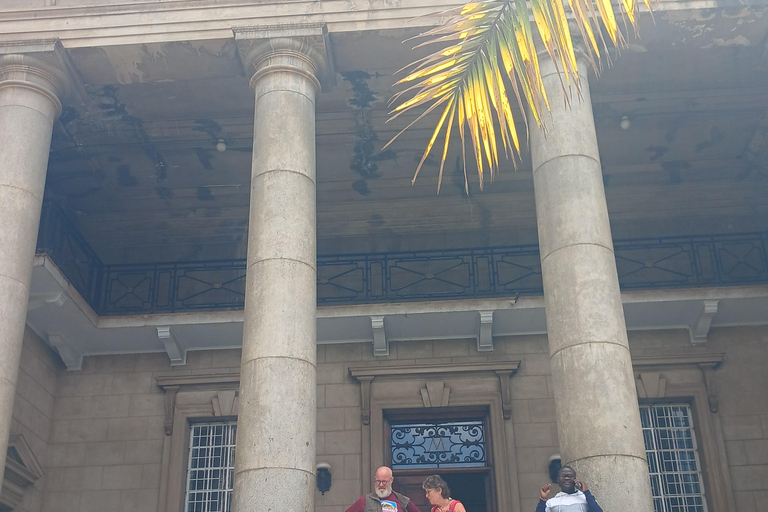 Nairobi: City Walking Tour with Local Food Tasting