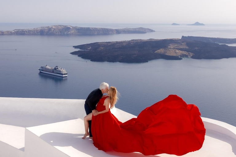 Santorini: Private Photoshoot with Dress Rental & Transfer