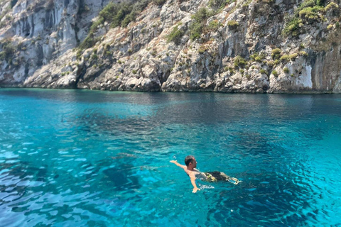 Isla Proti: Tour en barco para hacer snorkelIsla Proti: tour en barco con esnórquel por la tarde