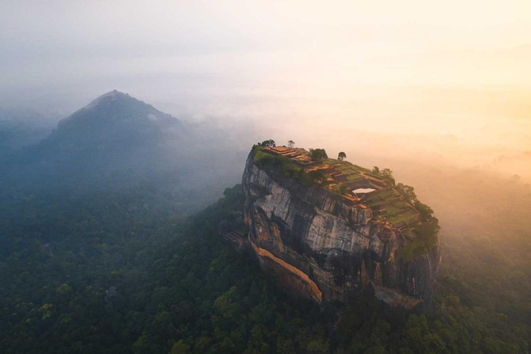 Kandy: Sigiriya Rock Fortress & Sacred Tooth Tuk-Tuk Tour
