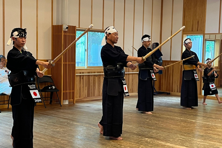 Tokyo: Japanese Kendo Experience with High-Ranked Instructor Let's experience kendo, a traditional Japanese martial art!
