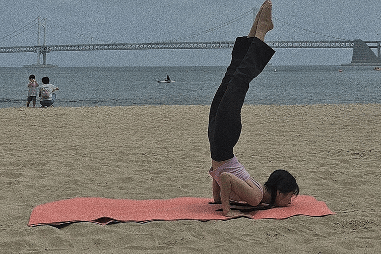 Busan: Gwangalli Beach Morning Wellness Yoga Experience