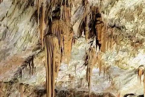 Desde Liubliana: Excursión Guiada a la Cueva de Postojna y al Castillo de Predjama