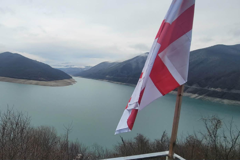 Tbilisi: Kazbegi & Sno Valley Private 4WD Day Tour