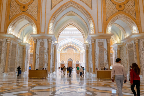 Explore Abu Dhabi: 2-Day Cultural Journey from DubaiShared Tour in Spanish