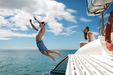 Fuerteventura: Catamarán navegación vela. Máximo 10 personasHappy Day Tour