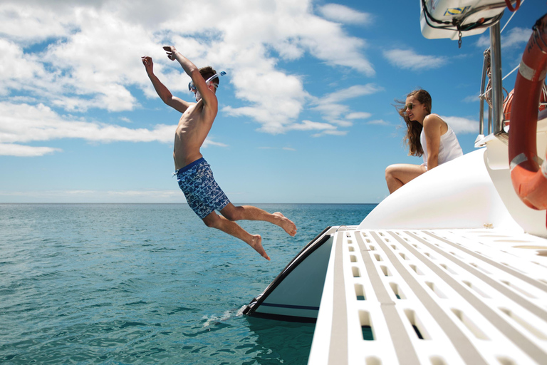 Fuerteventura: Catamarán navegación vela. Máximo 10 personasHappy Day Tour