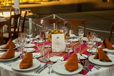 Jantar no restaurante Huaca Pucllana