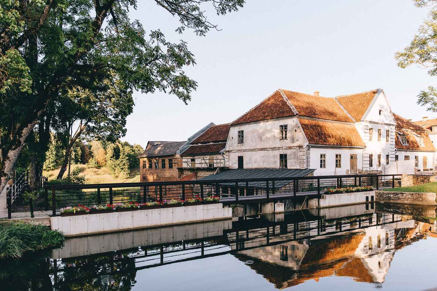 From Riga: Kuldiga UNESCO, Waterfall & Wine Day Trip
