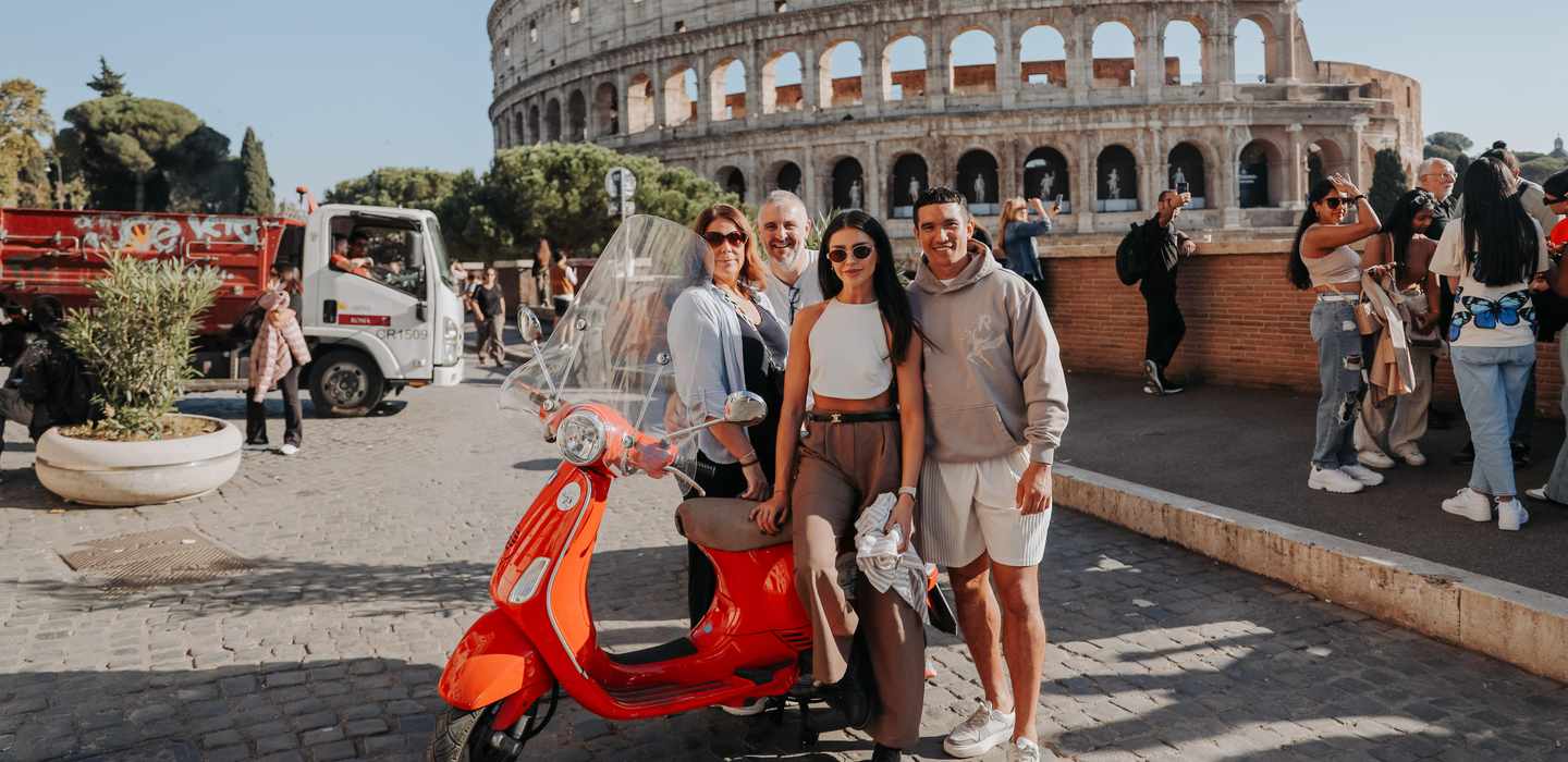 Vespa-Fahrt durch die Straßen Roms mit Fotografie Vespa-Fahrt durch die Straßen Roms mit Fotografie