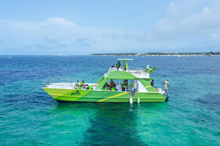 Punta Cana: Catamaran & Snorkeling Experience with Hotel Pickup