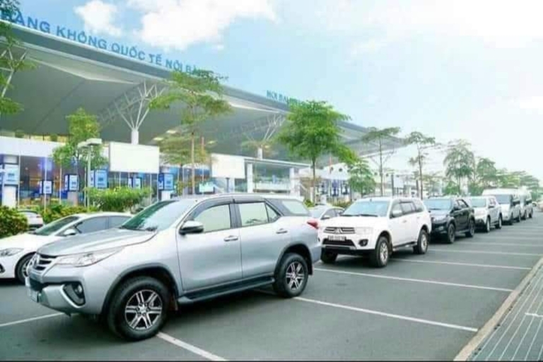 Transport międzynarodowy na lotnisku Noi Bai – samochody 7-miejscowe
