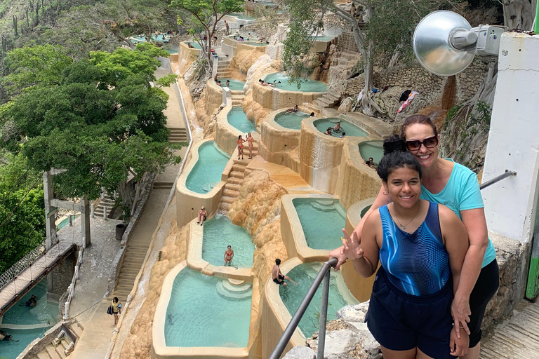 Depuis Mexico : sources chaudes et bains thermaux dans les grottes de TolantongoAu départ de Mexico : sources chaudes et bains thermaux dans les grottes de Tolantongo