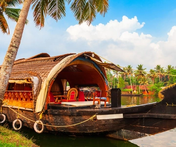 From Cochin: 6-Day Tour to Munnar, Thekkady, and Alleppey