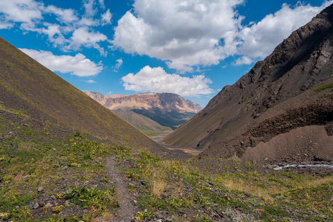 Baku: Khinalug Mountain 2-Day Hiking Tour with Guide