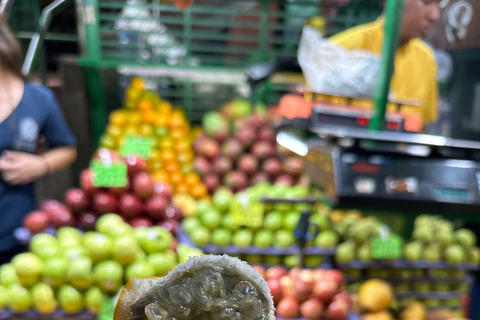 Fruits exotiques : dégustation au marché localTOURNÉE DES FRUITS ANGLAIS
