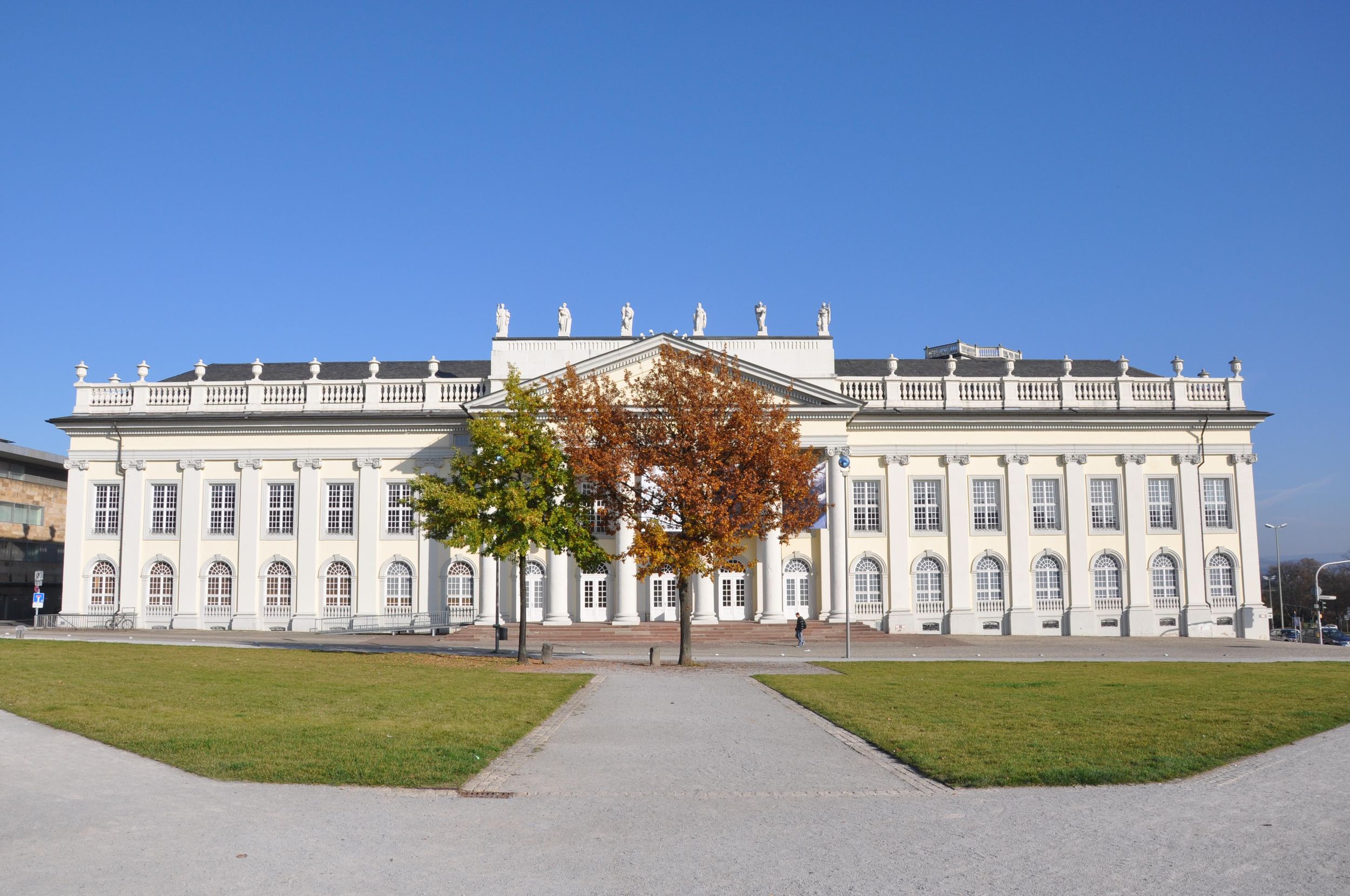 Kassel - Documenta: Vom Rahmenprogramm zur Weltausstellung