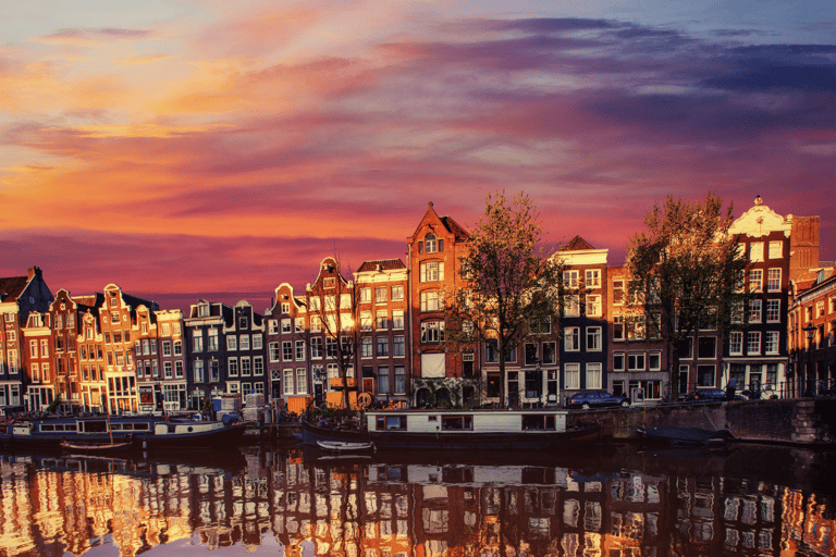 Amsterdam: Light Festival Canal Cruise with Live Commentary