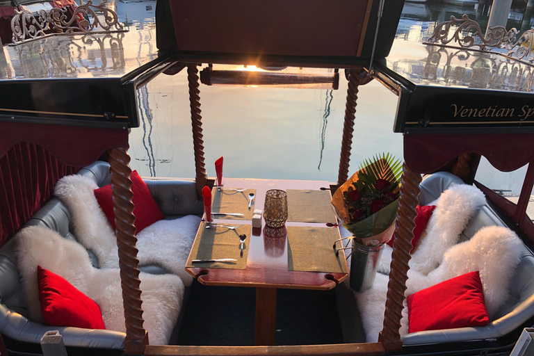 Gondola cruise for two with cheese and winePrivate Gondola Cruise with cheese &amp; wine