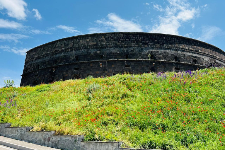 From Yerevan: Gyumri Day Trip with Black Fortress