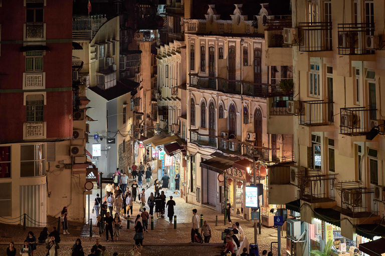 Guangzhou: Little Africa town and Yuexiu Park Walking Tour