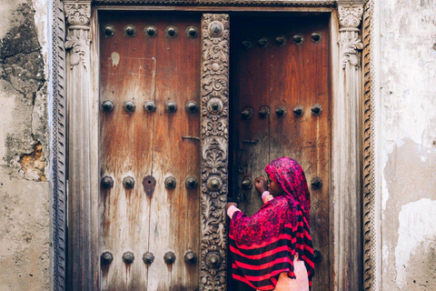 Zanzibar: Wycieczka do delfinów Mnemba, Stone Town i Prison Island