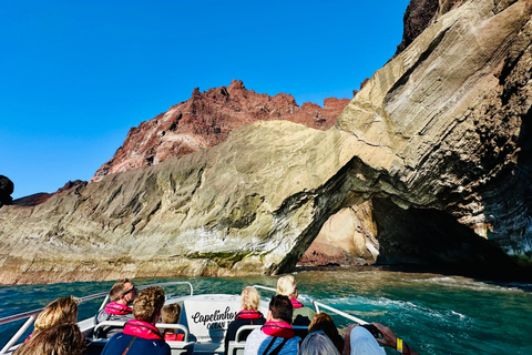 Ilha do Faial: Passeio de barco exclusivo até o vulcão dos CapelinhosIlha do Faial: Passeio de barco único ao vulcão dos Capelinhos