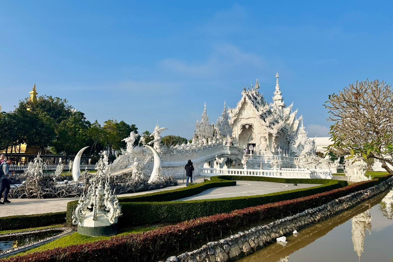 Chiangrai : Half Day Tour 3 Famous Temples / (Private tour)