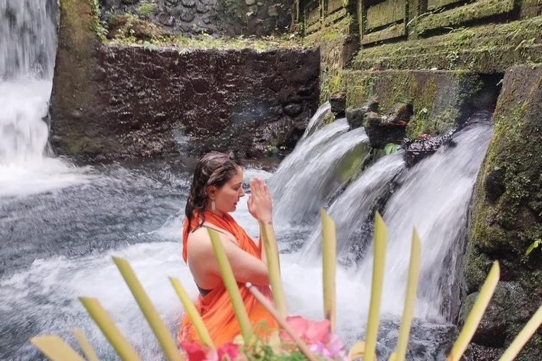 Pura Mangening: Wassertempel-Tour mit spiritueller ReinigungTour mit Transfers nach/von Zentral-Bali