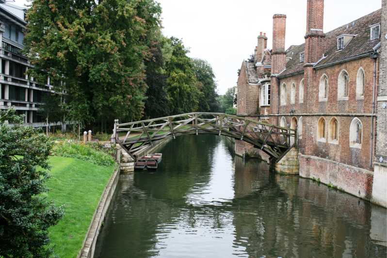 Cambridge: Discovery Walk & Reading Walking Tour