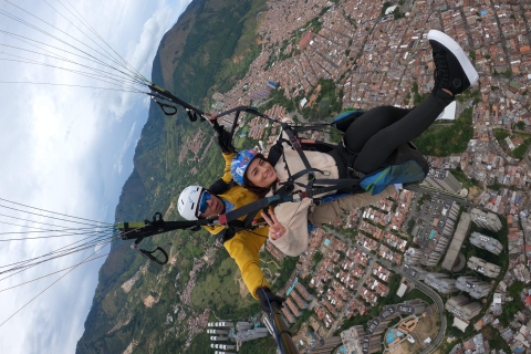 Medellín desde el cielo: darmowe zdjęcia i filmy