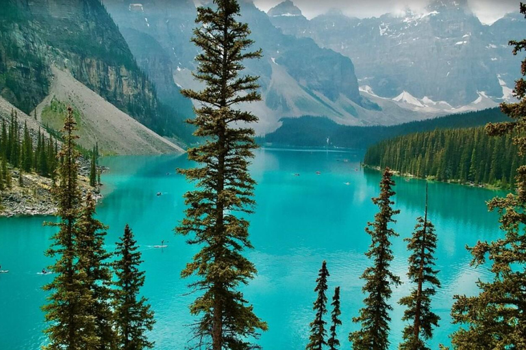 Banff: Lake Louise and Moraine Lake Tour with Pickup & Drop