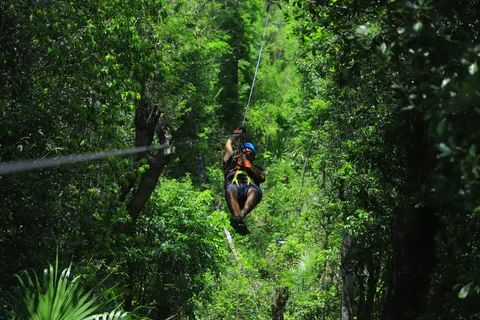 Puerto Morelos: Przygoda ATV w dżungli, tyrolki i Cenote