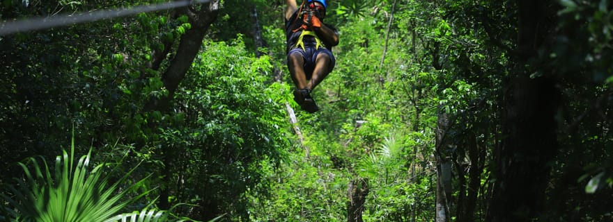 Puerto Morelos : Aventure en quad dans la jungle, tyroliennes et cénote