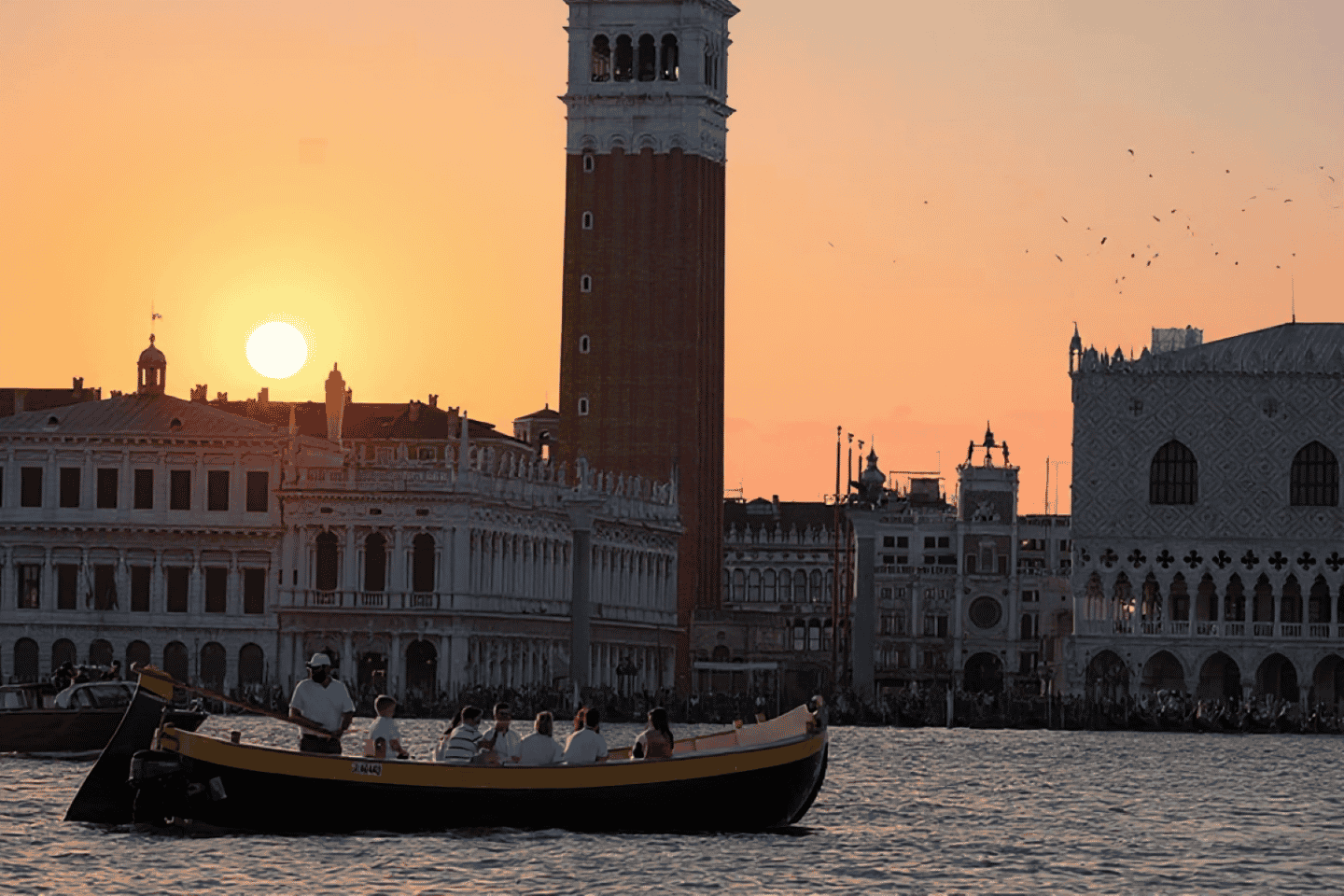 Venice Sunset Cruise by Traditional Boat & Prosecco - Private sunset tour