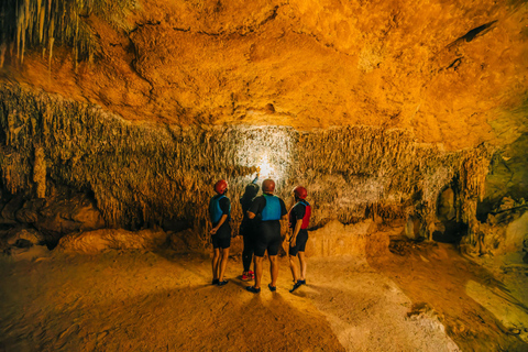 Cala Varques: Expedición guiada en kayak y snorkel por las cuevas marinas