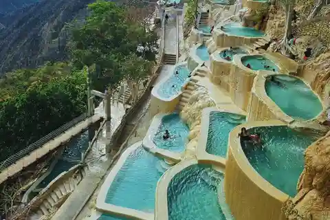 De CDMX a Grutas de Tolantongo (medio día)