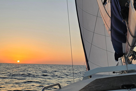 Bonifacio by sailboat 7h: Luxury, Relaxation and Sublime Landscapes Bonifacio by sailboat 7h: Luxury, Relaxation, and Sublime Landscapes