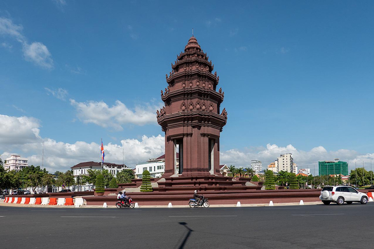 Phnom Penh: 10 Iconic Evening City Highlights by Tuk-Tuk